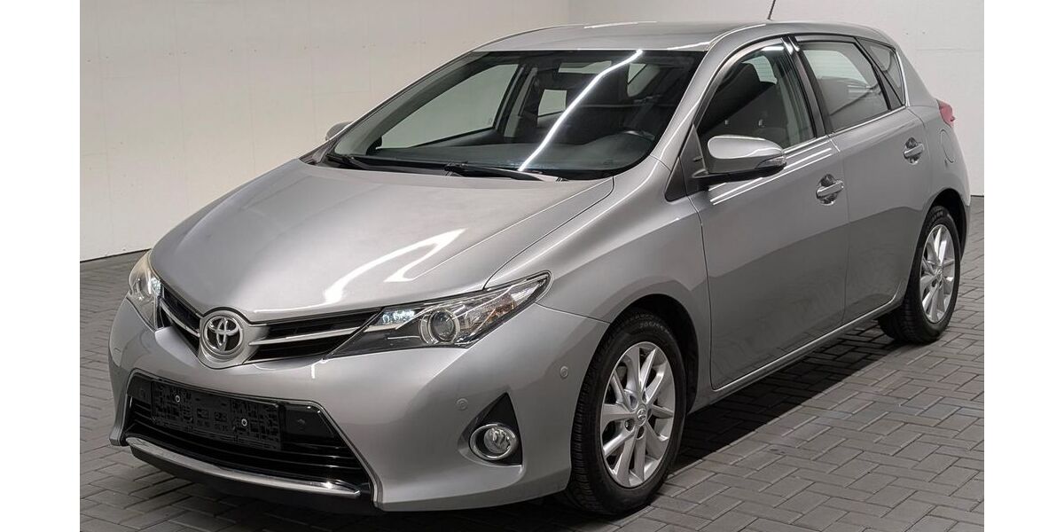Toyota Auris 59.980 km 10.480 &euro; Langenweddingen 39171