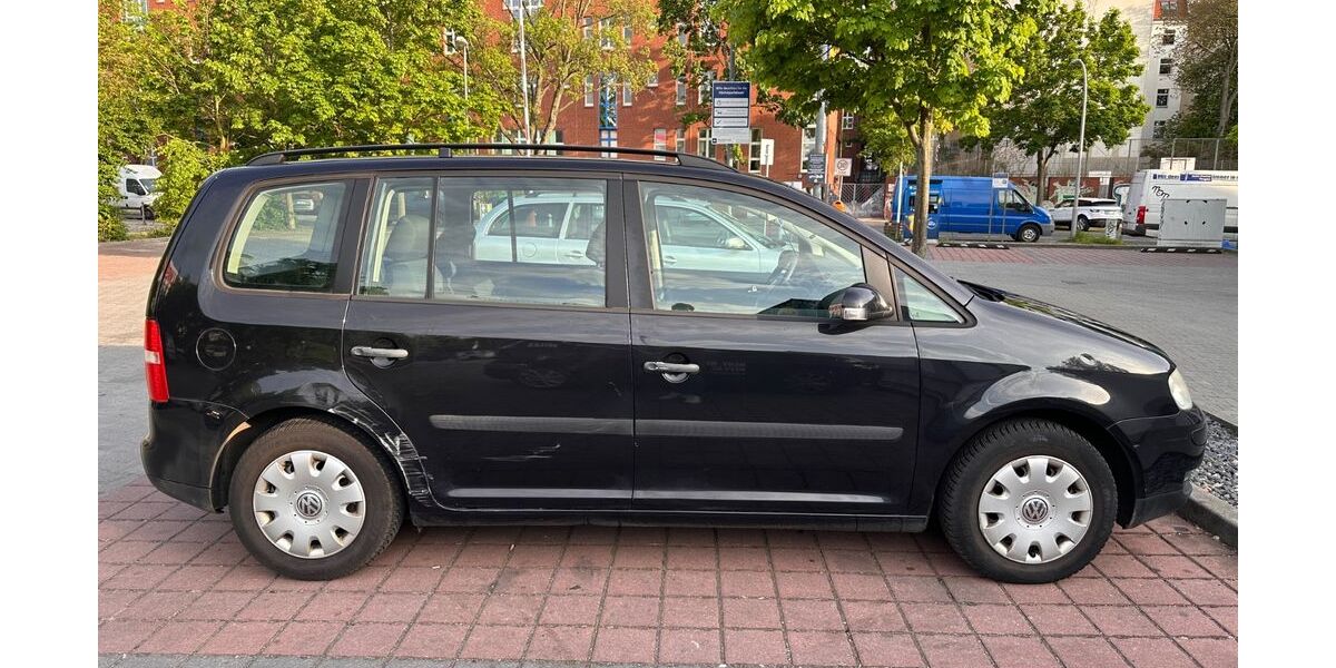 VW Touran 148.000 km 4.300 &euro; Berlin 10557