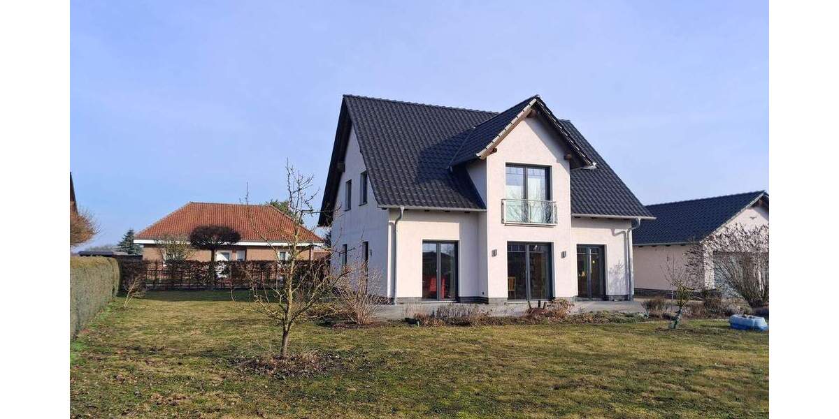 Einfamilienhaus Neuruppin - 5 Zimmer, 170 m&sup2;, 1.600&euro; | Angebot:25819994
