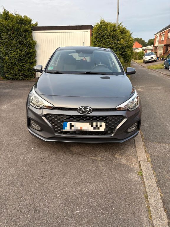i20