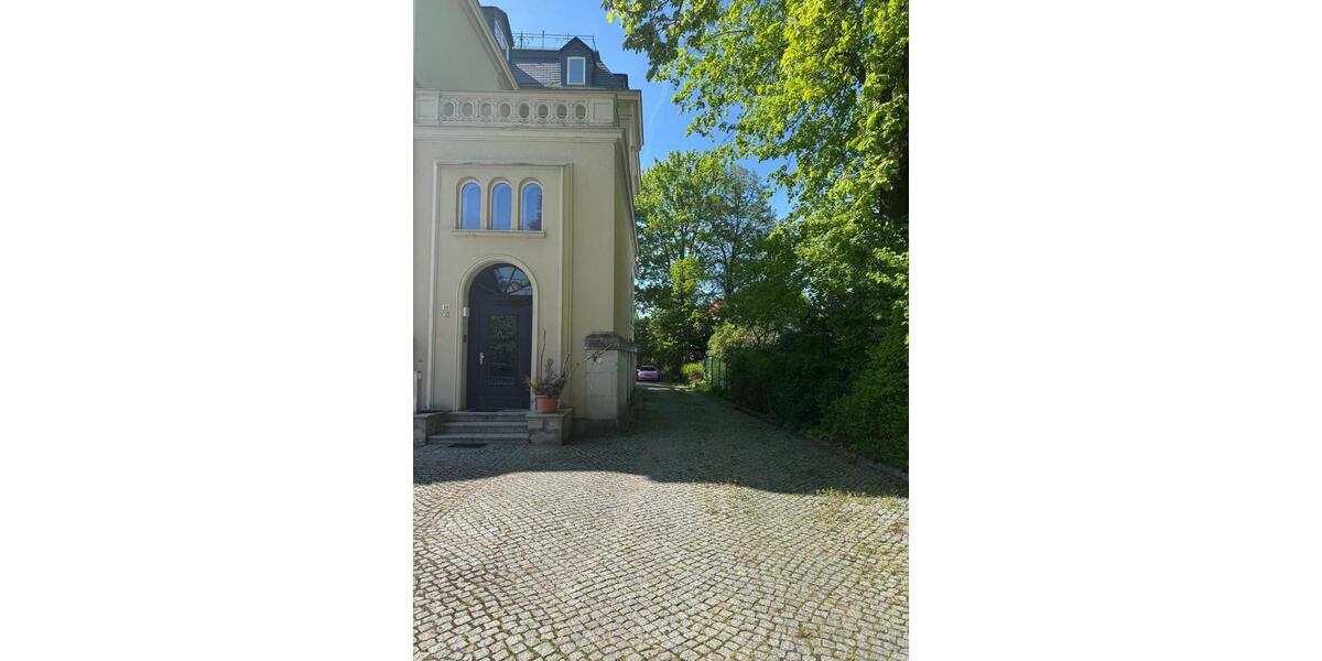 Villa Glauchau - 20 Zimmer, 650 m&sup2;, 3.200&euro; | Angebot:24715880
