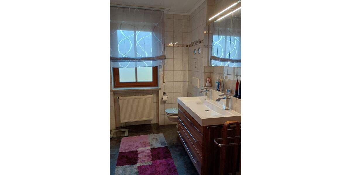 Mehrfamilienhaus, Wohnhaus Dingolfing - 6 Zimmer, 240 m&sup2;, 930.000&euro; | Angebot:25716935