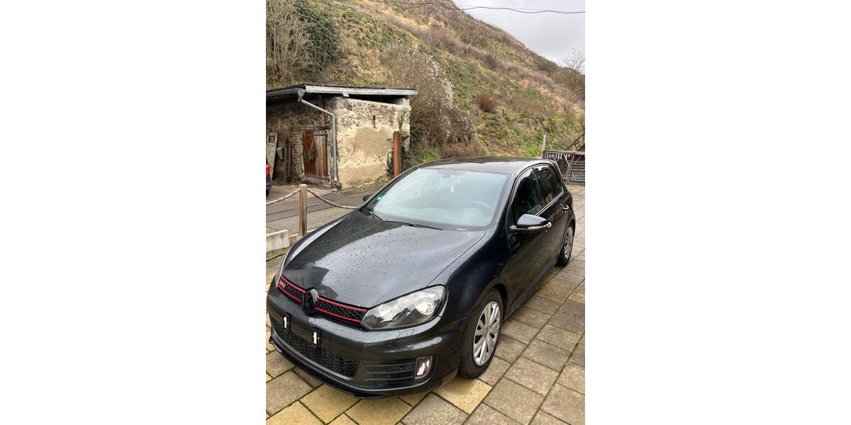 VW Golf 138.000 km 9.000 &euro; Vogtsburg 79235