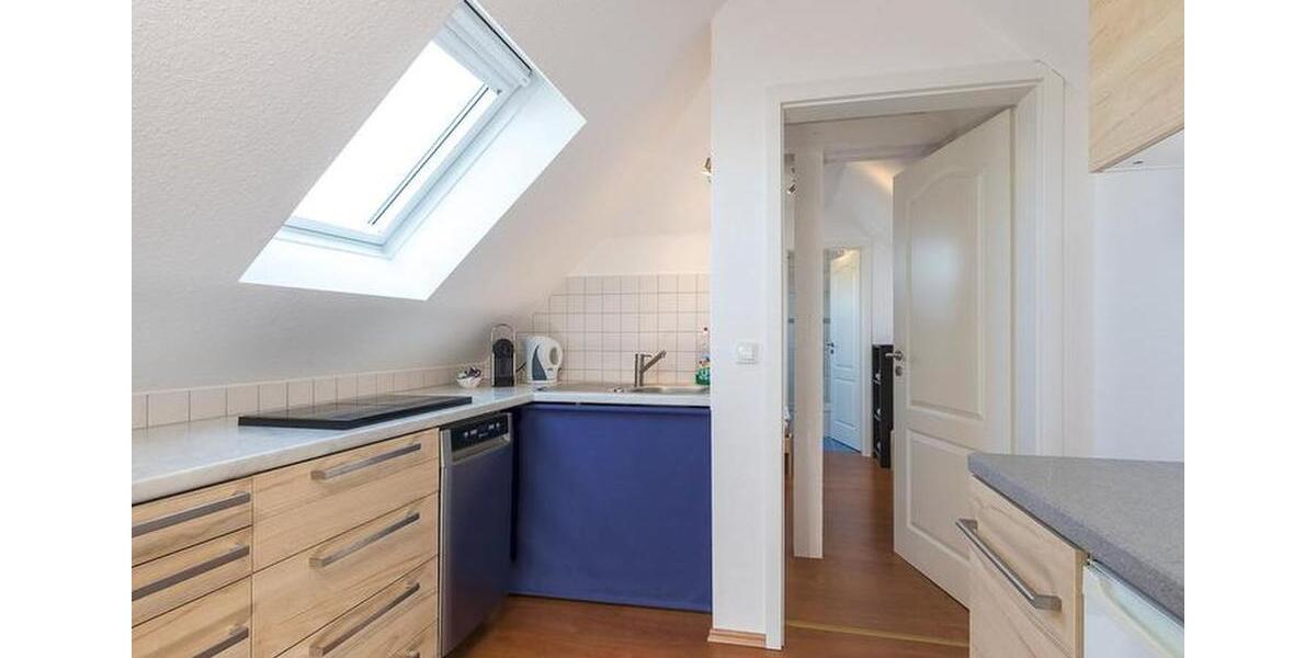 Schöne möblierte Ferienwohnung mit Balkon zur Untermiete 2 zimmer