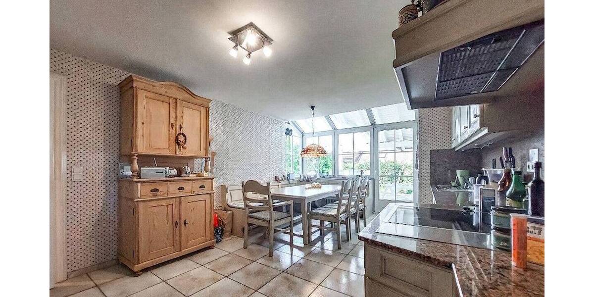 Einfamilienhaus Offenburg Nordoststadt - 9 Zimmer, 348 m&sup2;, 1.190.000&euro; | Angebot:26820465