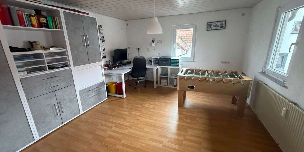 Großzügiges Einfamilienhaus mit Garten und Scheune - Einfamilienhaus Wehrheim | Angebot:27280590