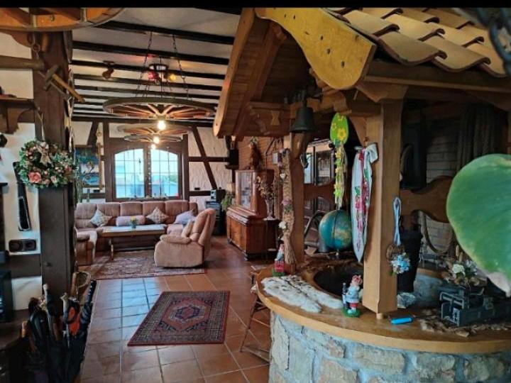 Erdgeschoßwohnung Lügde - 6 Zimmer, 193 m&sup2;, 162.000&euro; | Angebot:26808364