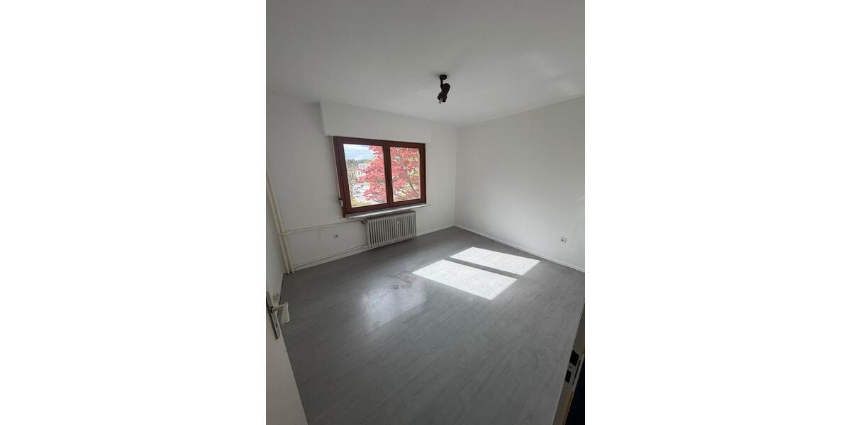 Etagenwohnung Marburg Cappel - 5 Zimmer, 150 m&sup2;, 480&euro; | Angebot:26299967