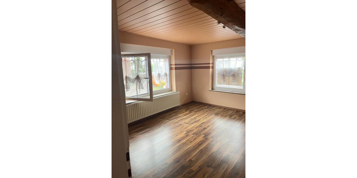 Bauernhaus, Landhaus Schenklengsfeld - 6 Zimmer, 156 m&sup2;, 120.000&euro; | Angebot:26857849
