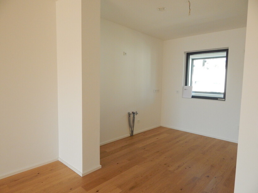 Helle, derzeit vermietete, sehr große 2 Zi. Wohnung im Zentrum von Freilassing - mit Bergblick. 2 zimmer