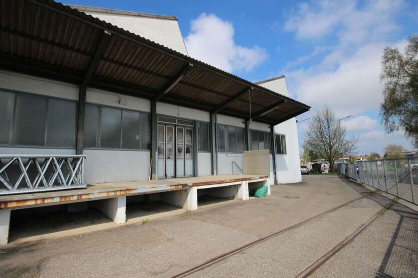 Halle in Welzheim 3.192 € 896 m²