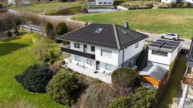 Einfamilienhaus Hellenthal - 7 Zimmer, 236 m&sup2;, 585.000&euro; | Angebot:26230301