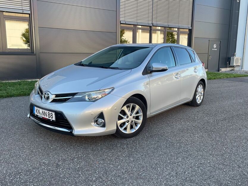 Toyota Auris 155.000 km 9.899 € Rielasingen 78239