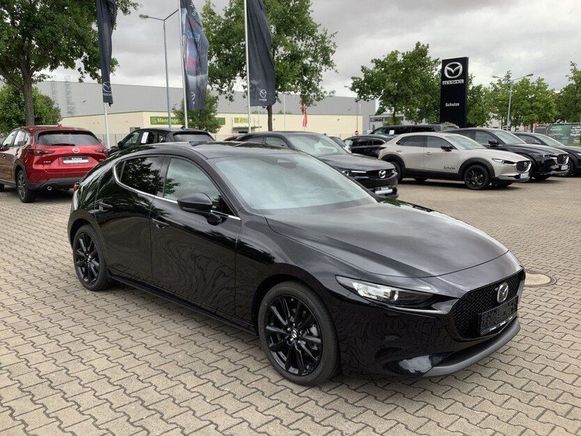 Mazda 3 2.543 km 29.810 € Arnstadt 99310