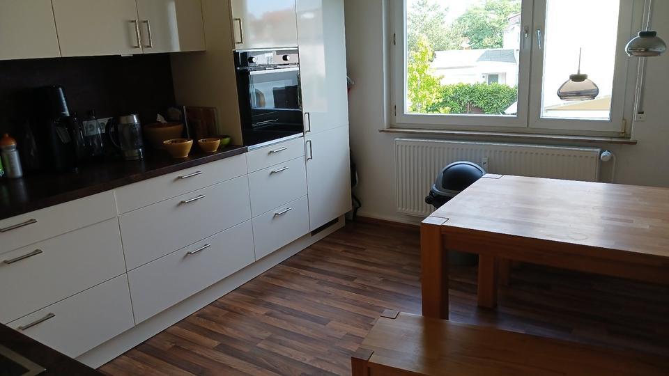 Saniertes Schmuckstück:Energieeffizientes Haus Garagen+Stellpl.