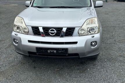 Nissan X-Trail 234.000 km 2.999 &euro; Eschhofen 65552