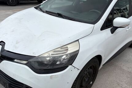 Renault Clio 99.000 km 3.990 &euro; Dietzenbach 63128