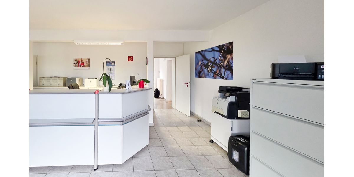*Reserviert* - Vielseitiges Bürogebäude zum Verkauf in Gera – Schulungsräume, Parkplätze, gute Lage. - Gewerbeobjekt Gera Bieblach-Ost | Angebot:26376584