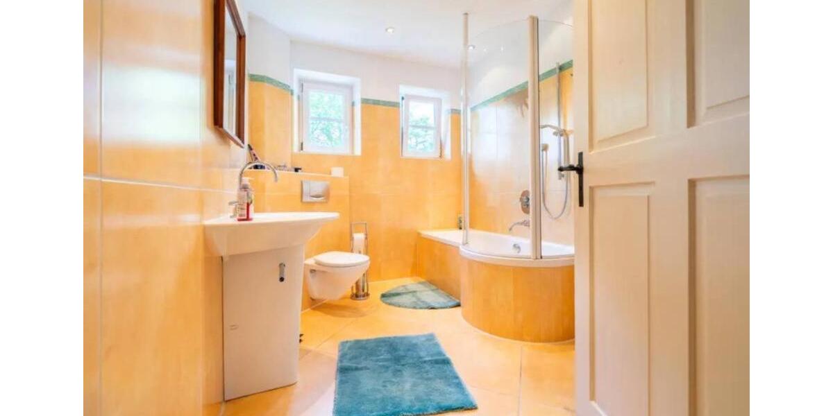 Villa Röfingen - 10 Zimmer, 336 m&sup2;, 998.000&euro; | Angebot:23556272