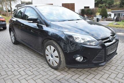 Ford Focus 122.000 km 5.600 &euro; Trimbs 56753