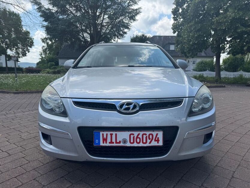 i30