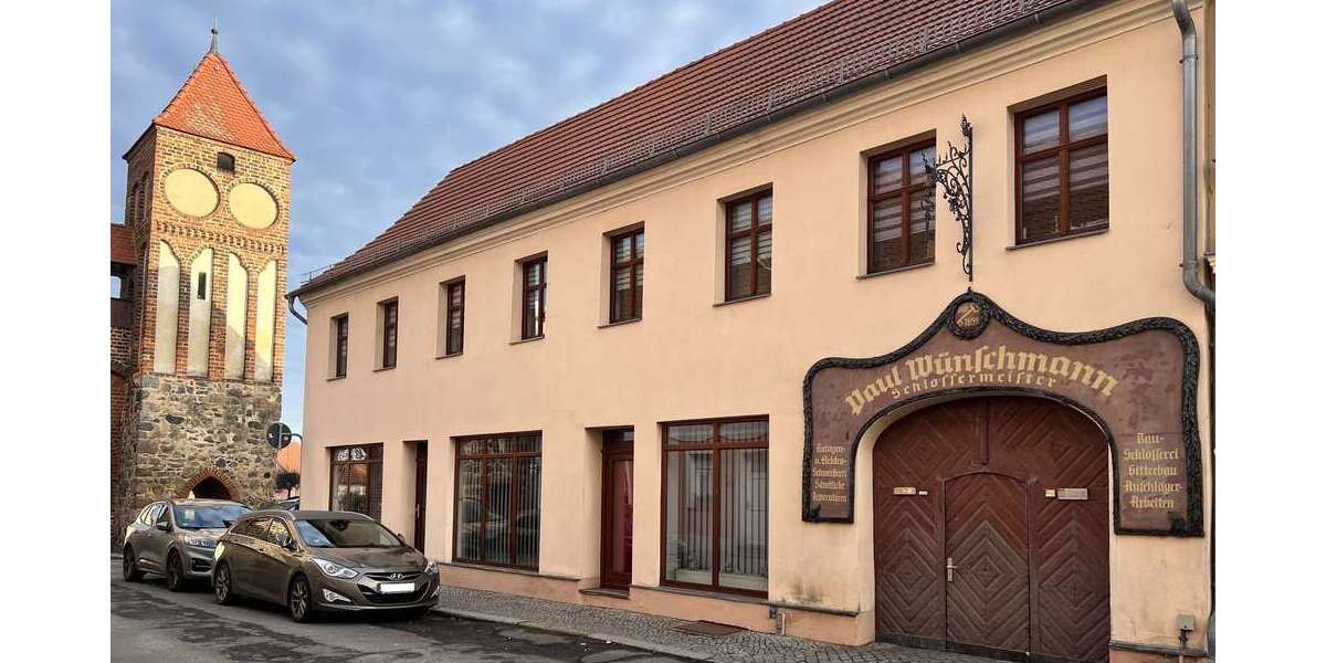 Haus zum Kaufen in Jüterbog 330.000 € 323 m² 11 zimmer