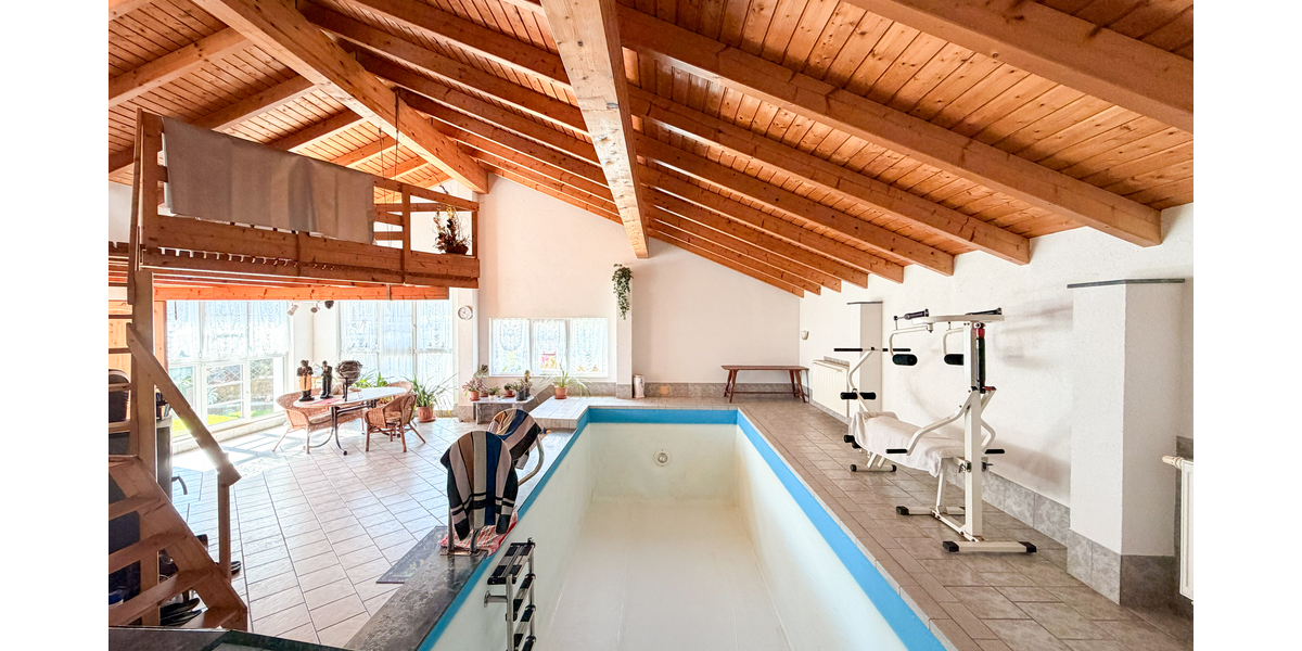 Einfamilienhaus mit Poolhaus, Wintergarten, Nebengebäuden und viel Grundstück! - Einfamilienhaus Gera Lusan | Angebot:26711055