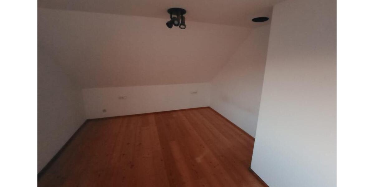 2 Zimmer Penthouse Wohnung in Laupheim-Untersulmetingen 2 zimmer