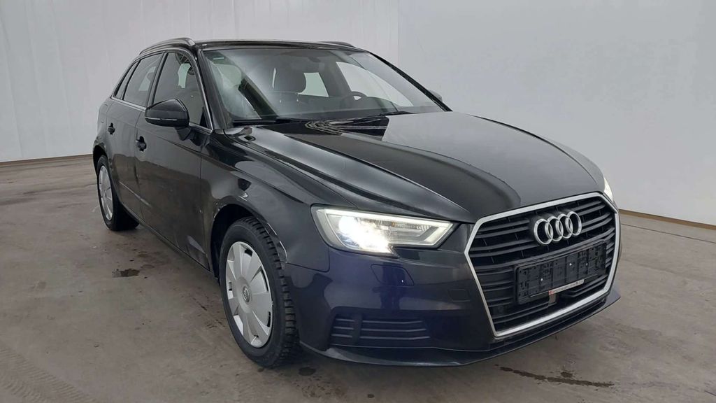 Audi A3 98.900 km 16.900 &euro; Stolzenau 31592