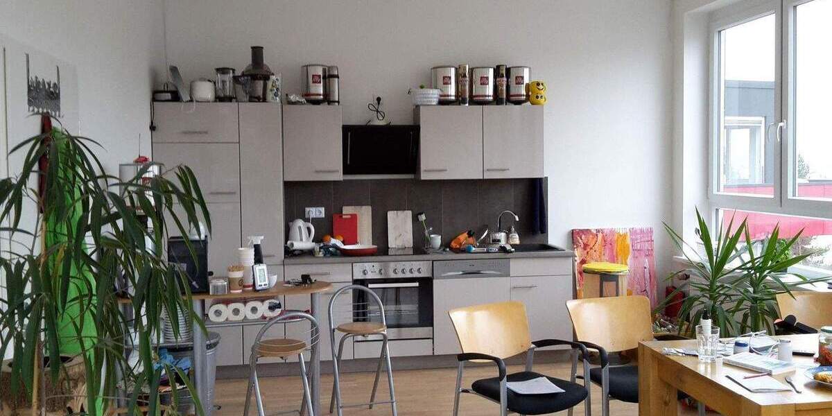 Wohn und Geschäfgsgebäue +3-Familien Haus im Paket zimmer