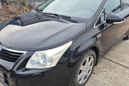 Toyota Avensis 241.000 km 2.000 &euro; Stralsund 18437