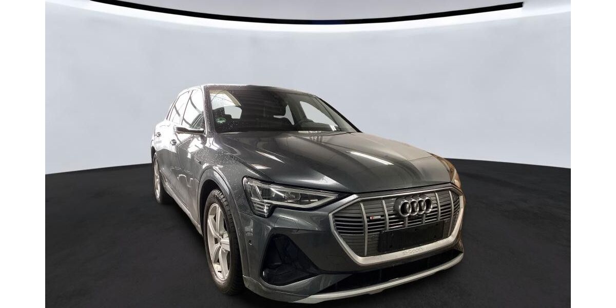 Audi e-tron 30.800 km 42.700 &euro; Salzgitter 38259