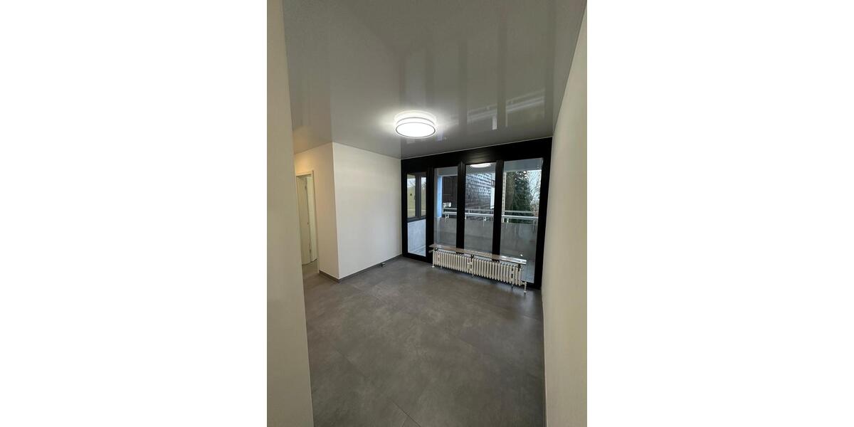 Renovierte Eigentumswohnung mit Balkon & Aufzug 3 zimmer