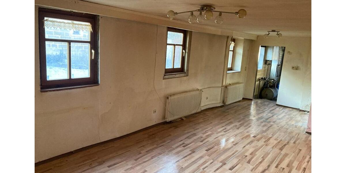Einfamilienhaus Neuendettelsau - 9 Zimmer, 114 m&sup2;, 330&euro; | Angebot:24716072