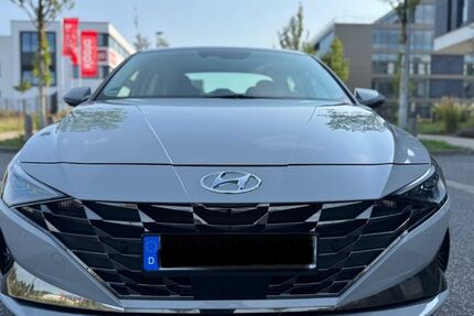 Hyundai Elantra 59.000 km 20.950 € Koblenz 56072