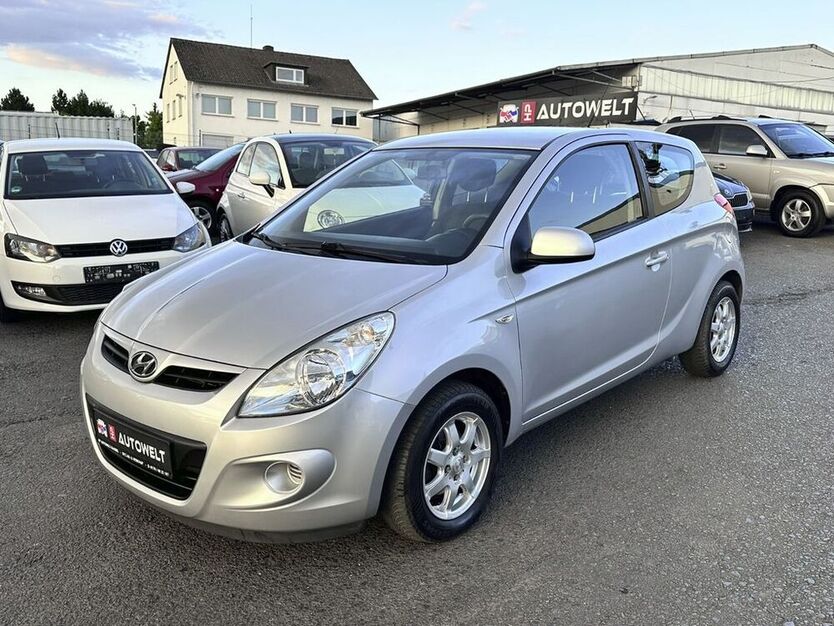 i20