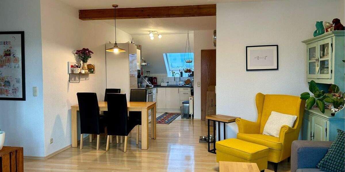 Ihr neues Zuhause im Dachgeschoss...Sonnige 3-Zimmer-DG-Wohnung in Höchstadt 3 zimmer