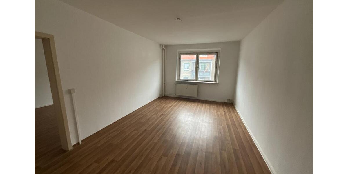 Etagenwohnung Suhl - 3 Zimmer, 72 m&sup2;, 445&euro; | Angebot:26676877