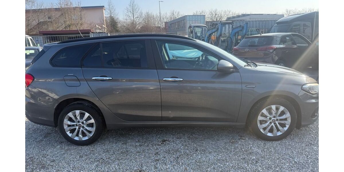 Fiat Tipo 184.000 km 4.999 &euro; München 81245