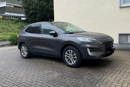 Ford Kuga 98.000 km 18.200 &euro; Attendorn 57439