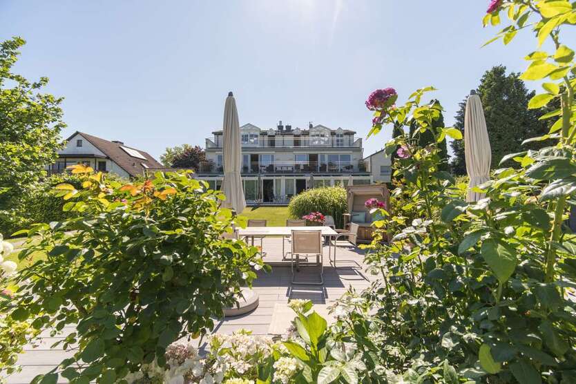 Haus zum Kaufen in Friedrichsdorf Burgholzhausen vor der Höhe 2.900.000 € 600 m² 12 zimmer
