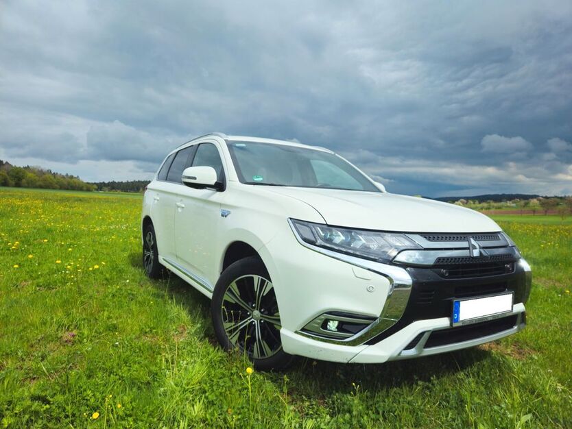 Mitsubishi Plug-in Hybrid Outlander 72.000 km 20.800 € Pfalzgrafenweiler 72285