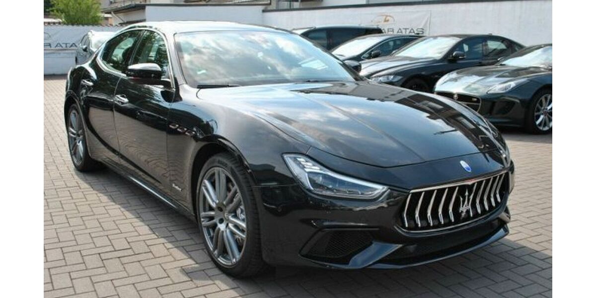 Maserati Ghibli 139.000 km 23.999 &euro; Dinslaken 46537