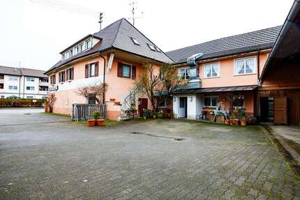 Haus zum Mieten in Emmendingen 4.550 € 625 m²