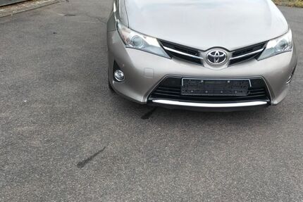 Toyota Auris 133.000 km 8.900 € Bergheim 50126