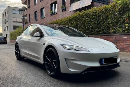Tesla Model 3 31.493 km 48.999 &euro; Leverkusen 51379
