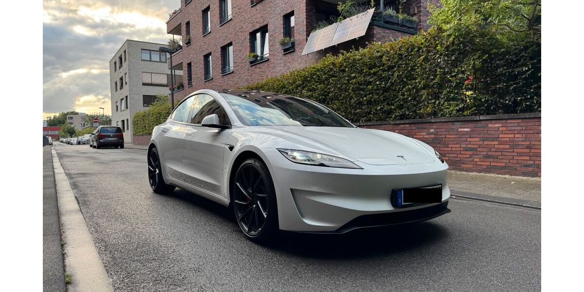 Tesla Model 3 31.493 km 51.100 &euro; Leverkusen 51379