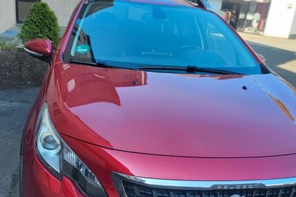 Peugeot 2008 88.000 km 8.950 &euro; Bad Salzuflen 32105