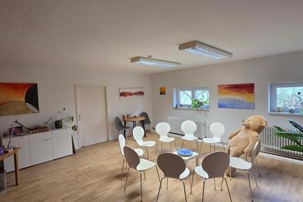 Moderne Büro-Praxisfläche mit Glasfaser & Parkplätzen zimmer