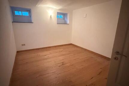 Wohnung Irsch - 3 Zimmer, 80 m&sup2;, 880&euro; | Angebot:26693594